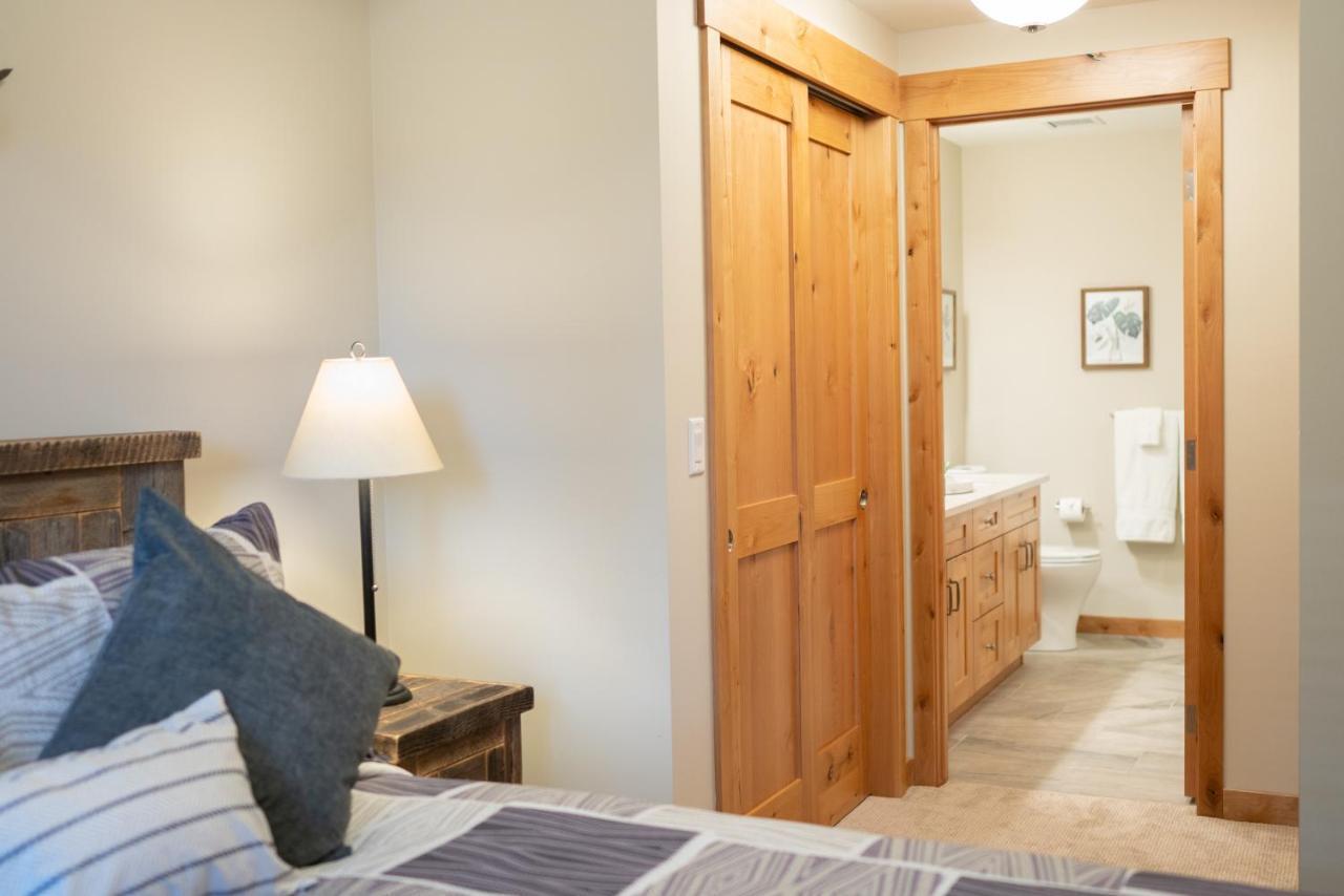 Spring Creek Luxury King One Bedroom At White Spruce Lodge 坎莫尔 外观 照片