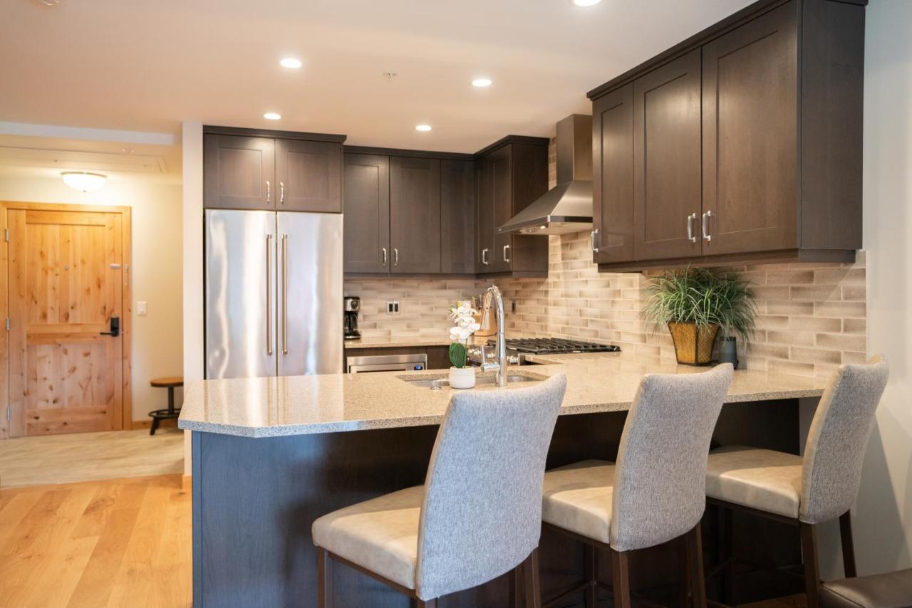 Spring Creek Luxury King One Bedroom At White Spruce Lodge 坎莫尔 外观 照片