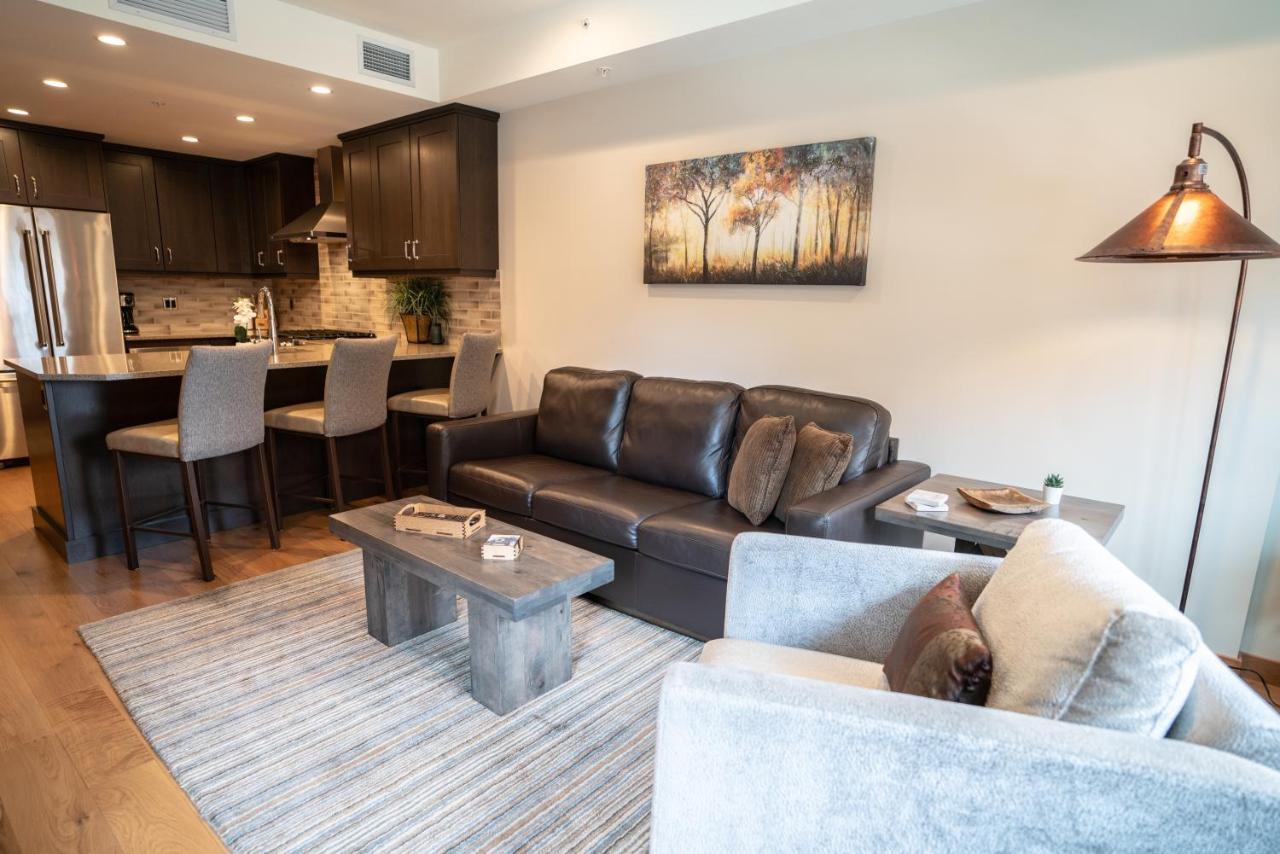 Spring Creek Luxury King One Bedroom At White Spruce Lodge 坎莫尔 外观 照片