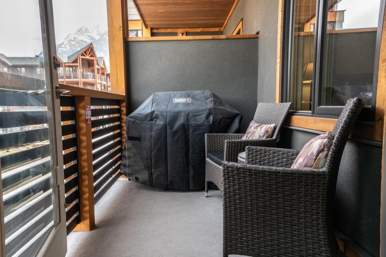 Spring Creek Luxury King One Bedroom At White Spruce Lodge 坎莫尔 外观 照片