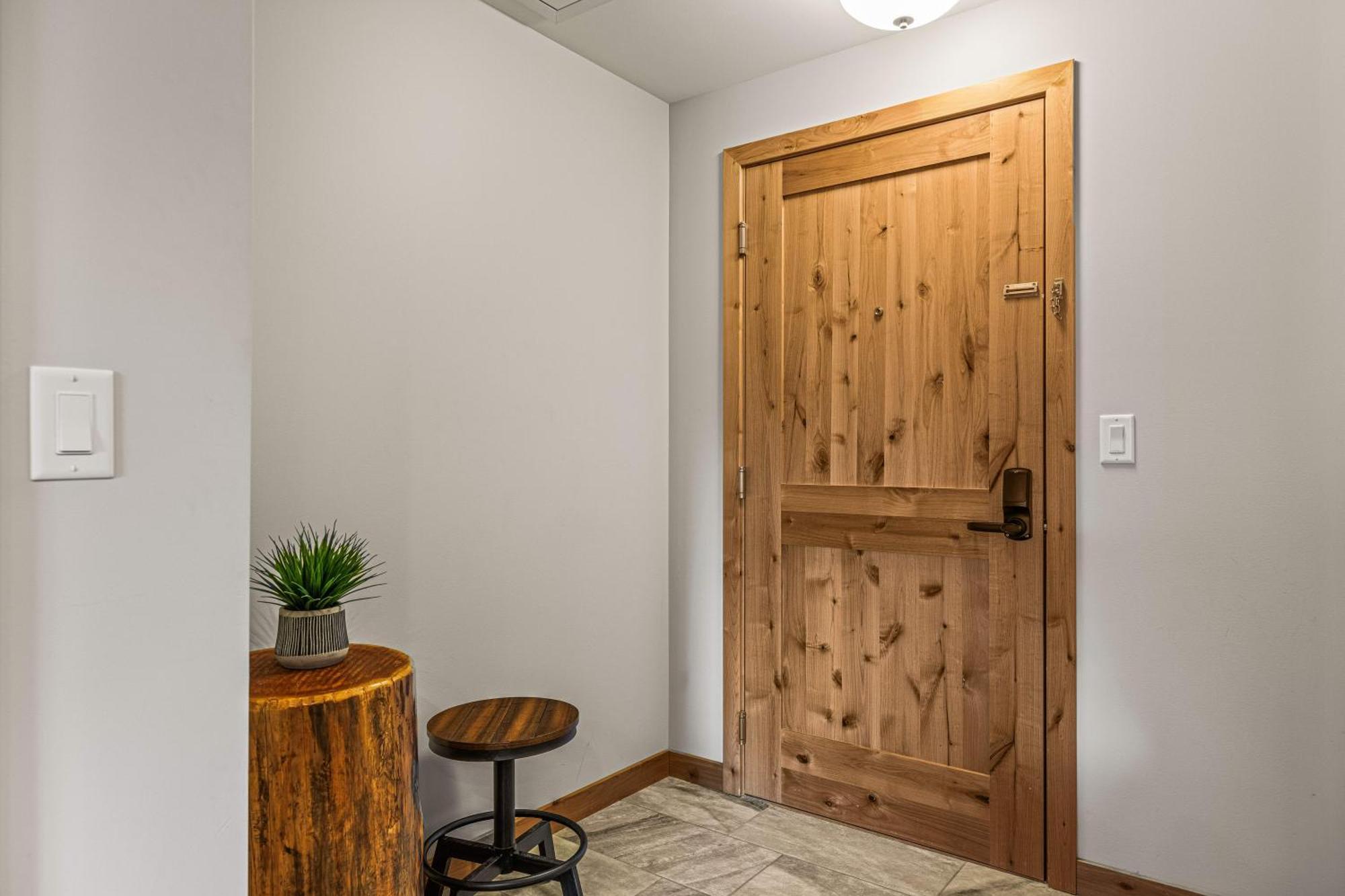 Spring Creek Luxury King One Bedroom At White Spruce Lodge 坎莫尔 外观 照片